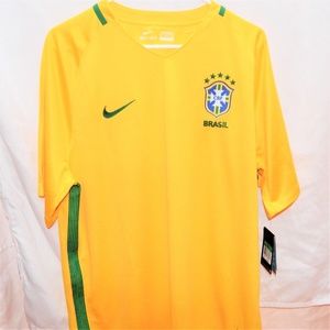 NWT Soccer jersey Nike shirt Top Official Retro National Team These do run big